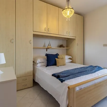 Lido Degli Estensi Terrace Apartment