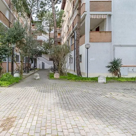 Lido Degli Estensi Terrace Apartment *
